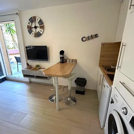 Avec Parking - 2 Pers., Proche - Fr-1-837-129 *